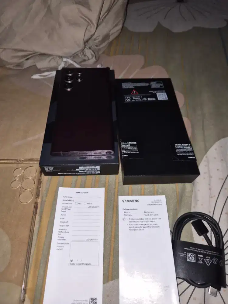 Samsung S22 Ultra 5G. Sein. 12/256 GB (garis 1)