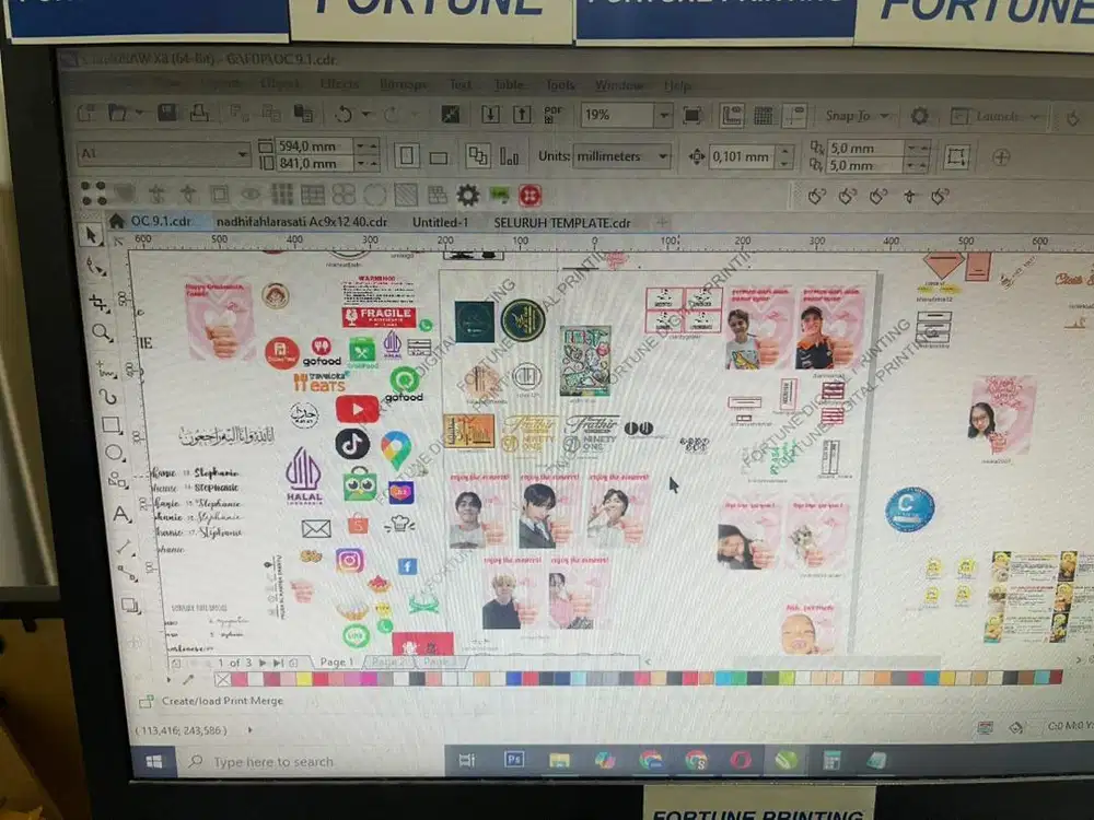 Lowongan design layout sticker