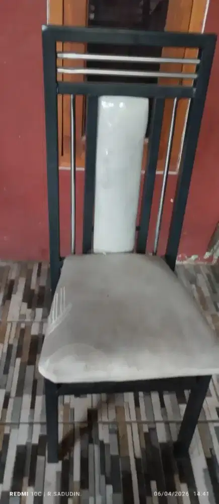 kursi makan 5 buah