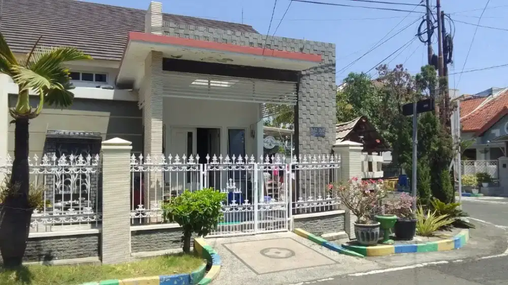 DIJUAL RUMAH SIAP  HUNI RUNGKUT ASRI TIMUR