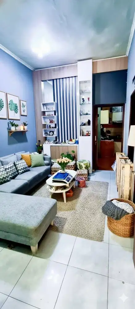 Dijual Cepat Rumah 3 Lantai di Komplek Sariwangi Bandung