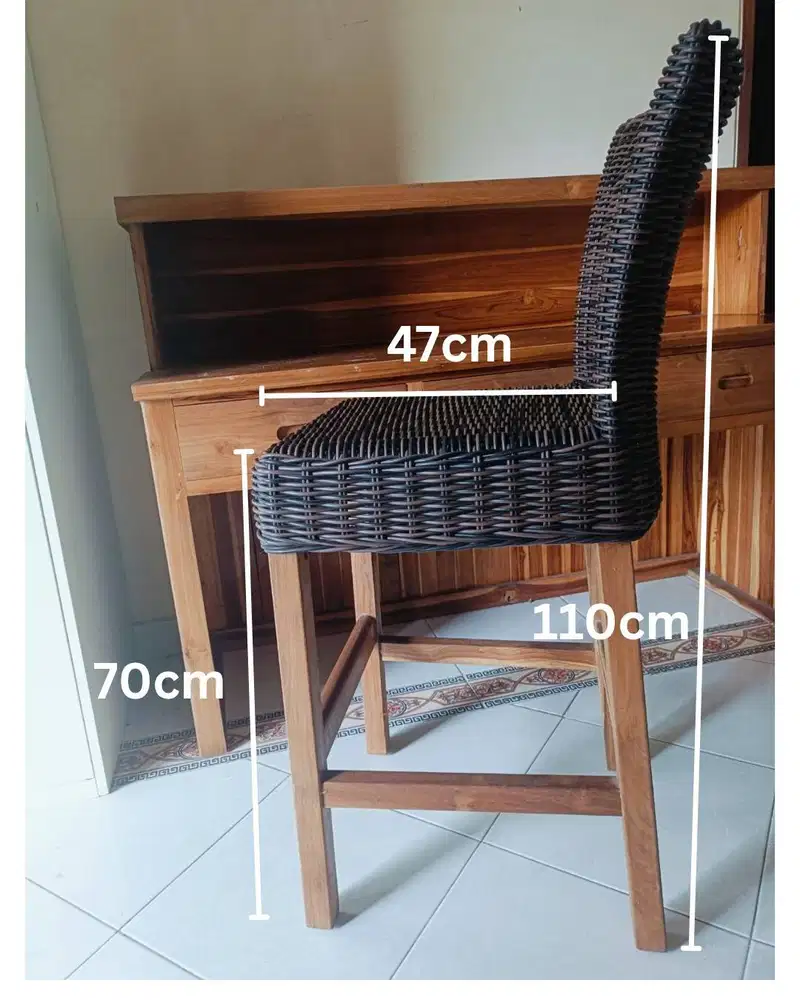 Kursi Bar Kayu Jati + Rotan Sintetis: Kokoh, Nyaman & Estetik