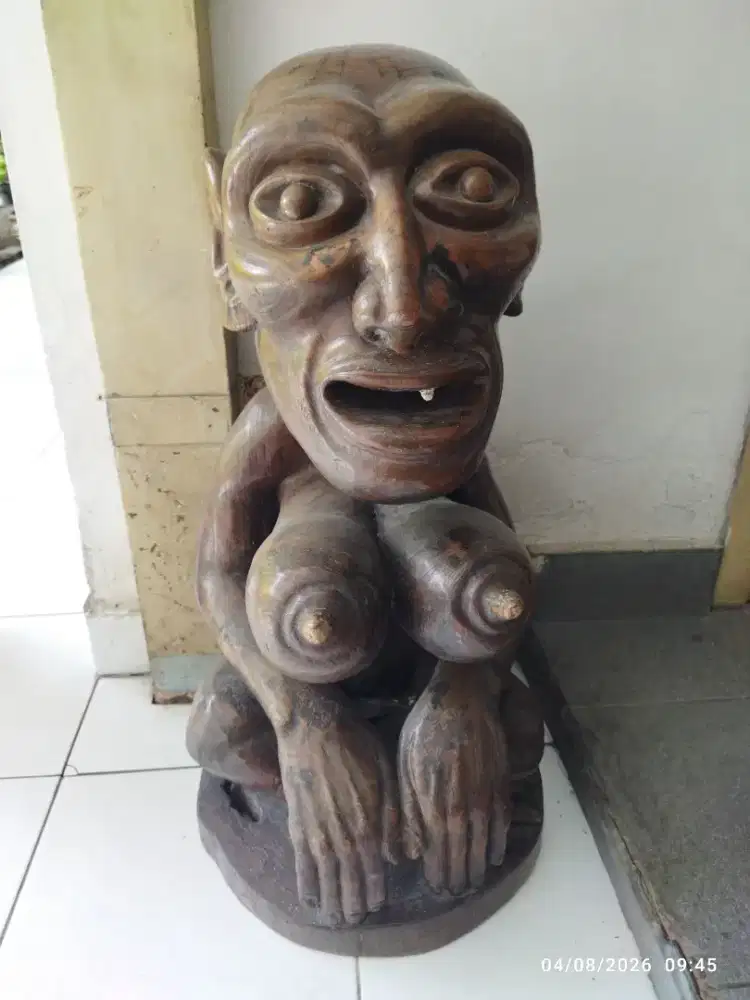 Patung Antik Kayu
