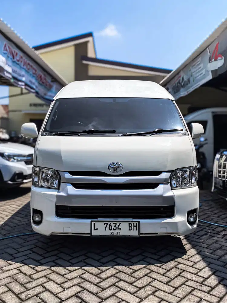 Hiace Commuter 2.5 Manual  2022 Putih Plat L