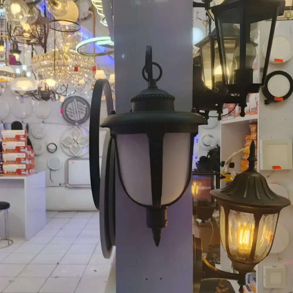Lampu dinding klasik moderen put door