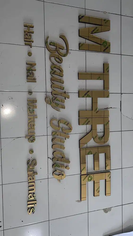 Cutting Akrilik Gold + Spons