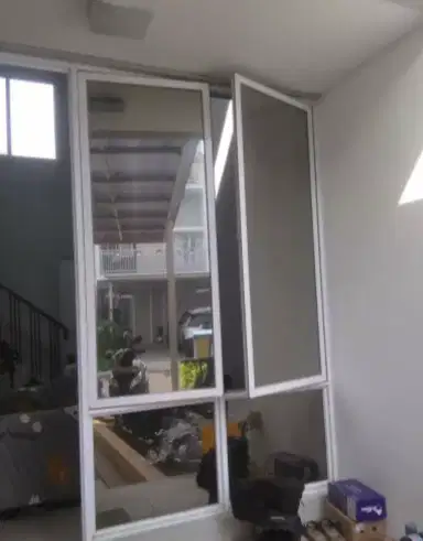 sticker oneway stiker satu arah promosi salon kaca film toko ruko