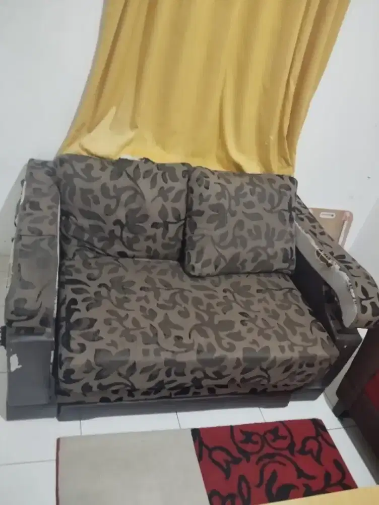 Sofa bed kondisi bekas