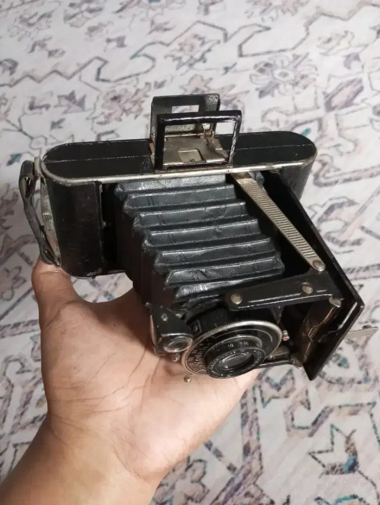Kamera analog antik kodak junior