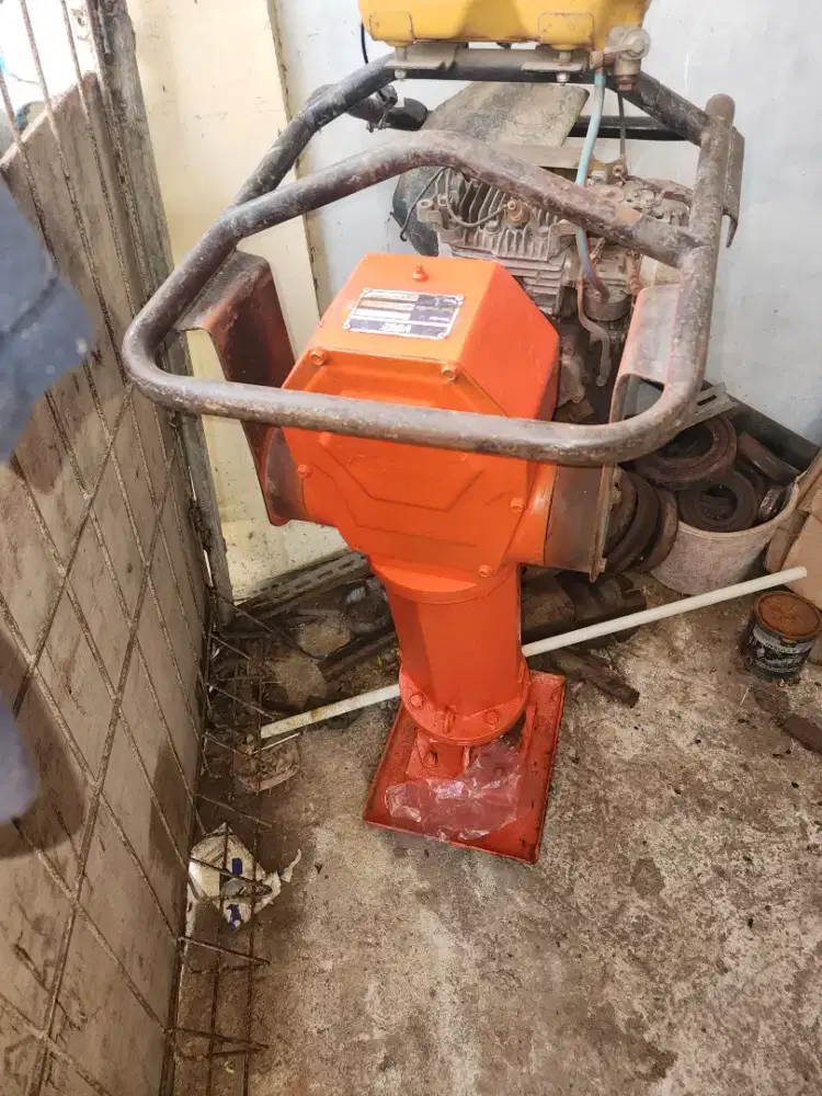 Dijual stamper mesin pemadat tanah