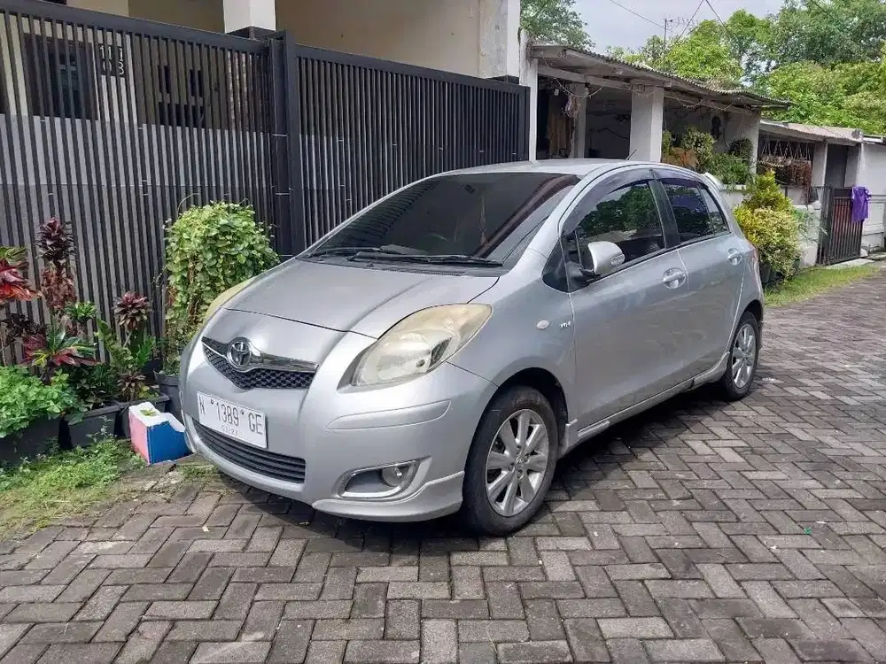 TOYOTA YARIS 2010