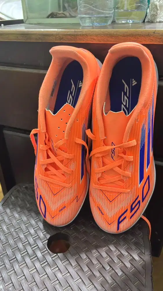 jual sepatu futsal baru 1x pakek y .dijual karna kebesaran uk 41,5