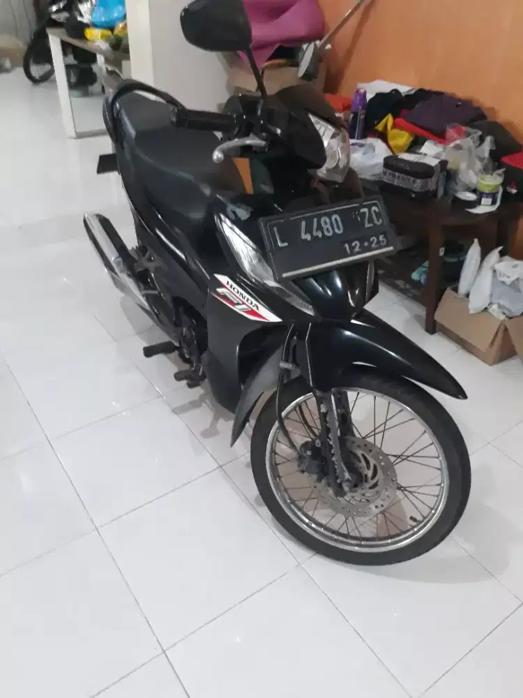 Revo Fit 2020 hitam tgn 1 (L)