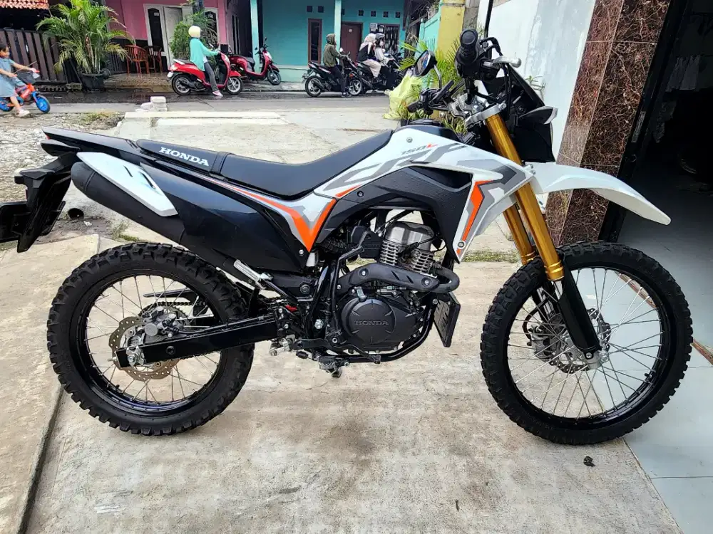 CRF 150 tahun 2025 mulus original