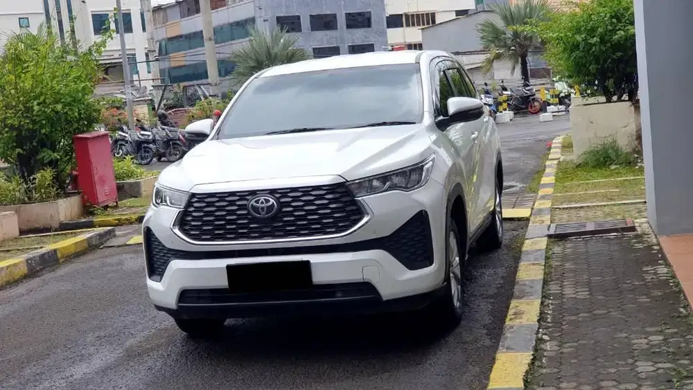 Low Km 26rb Toyota Zenix 2.0 V non hybrid 2 rse 2025 putih
