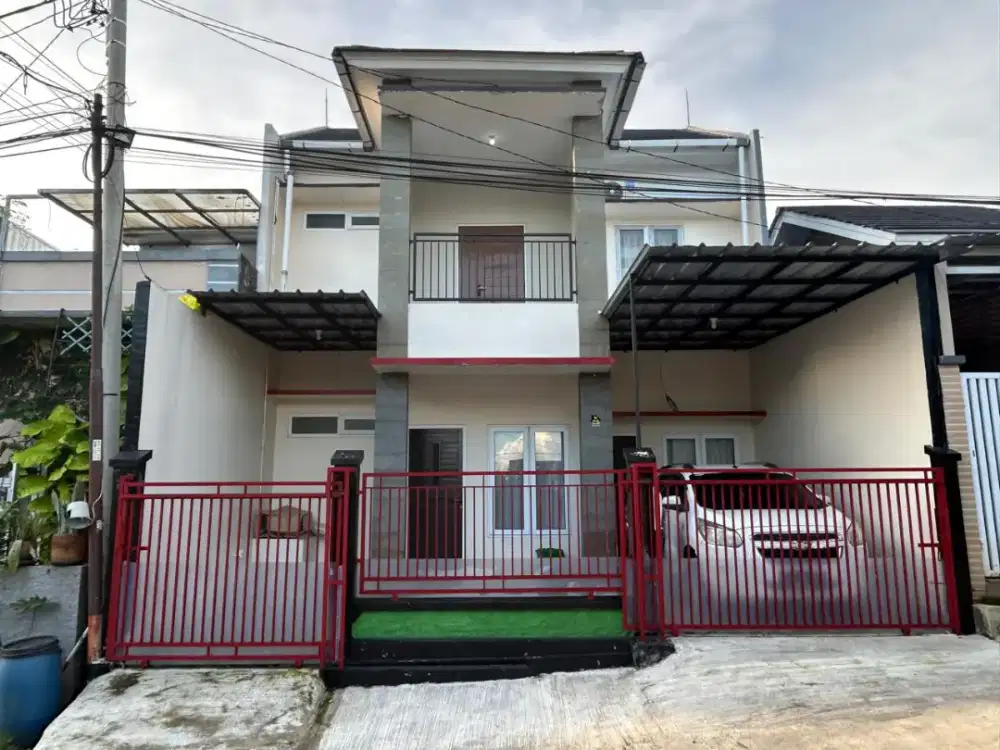 RUMAH 2 LANTAI SEMI FURNISHED  PINGGIR TOL CIJAGO