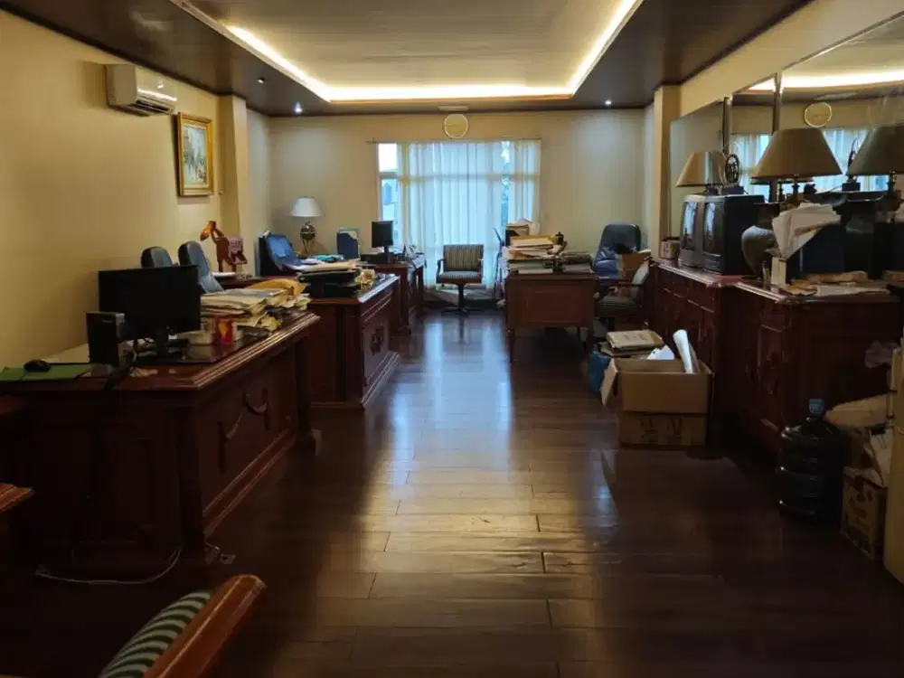 Ruko Business Park, Kebon Jeruk, Jakarta uk 5x13.5, Furnished Kayu Jati,