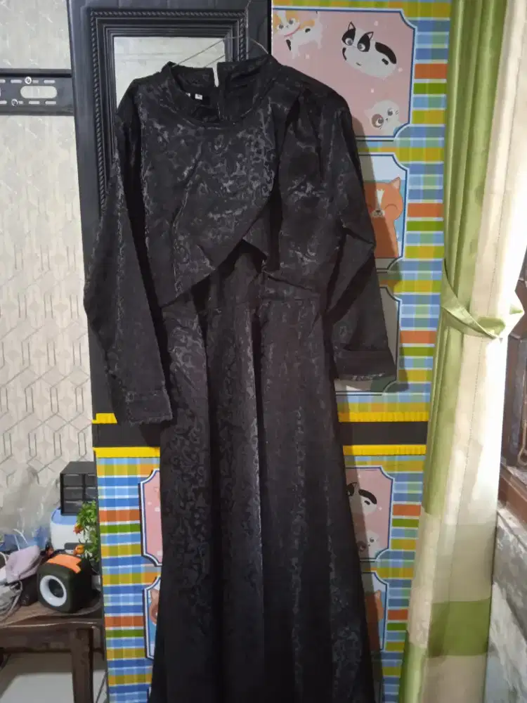 Dijual gamis semua jadi 700rb,boleh satuan 100rb,nego