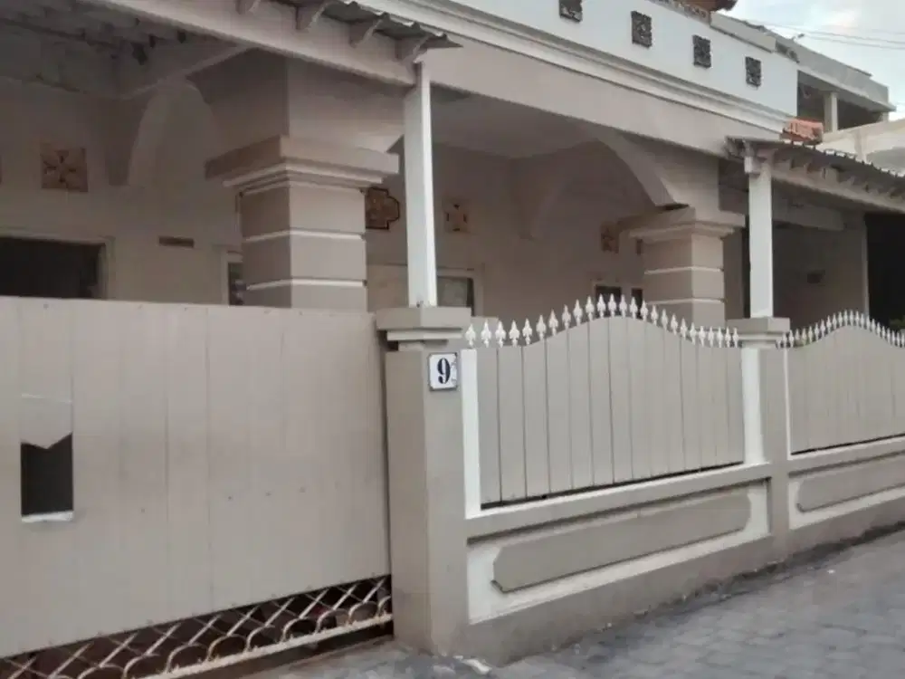 Tinggal Praktis di Tengah Kota – Rumah Modern Minimalis