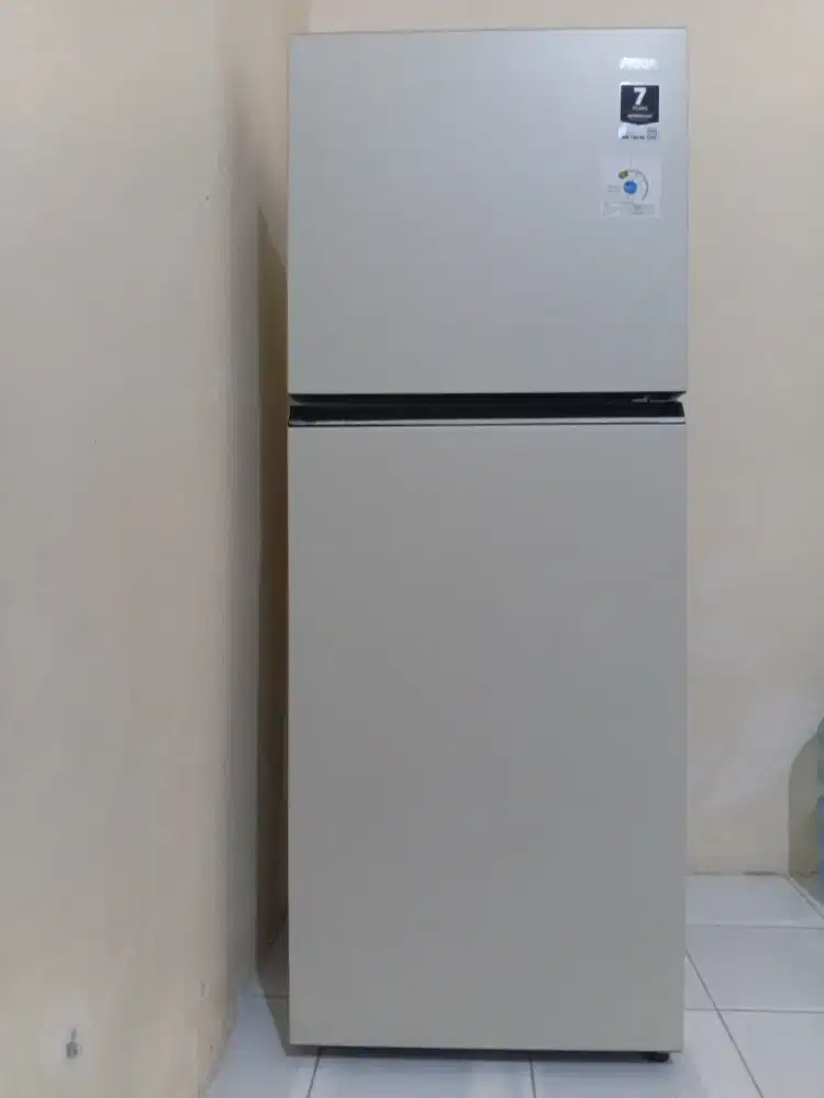 Jual kulkas AQUA 205 liter