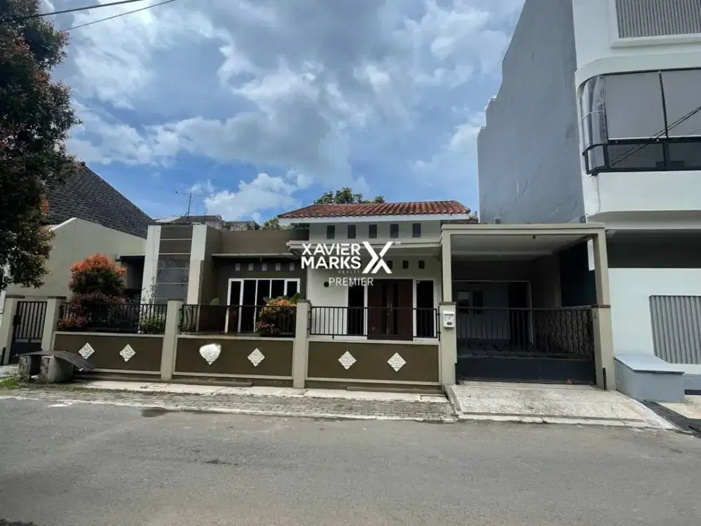 Dijual Rumah Minimalis Terawat Dg Area Parkir Cukup Luas Siap Huni Selangkah ke Rssa dan Rs Lavalette Akses Mudah ke Kampus UB di JL Bunga-bunga