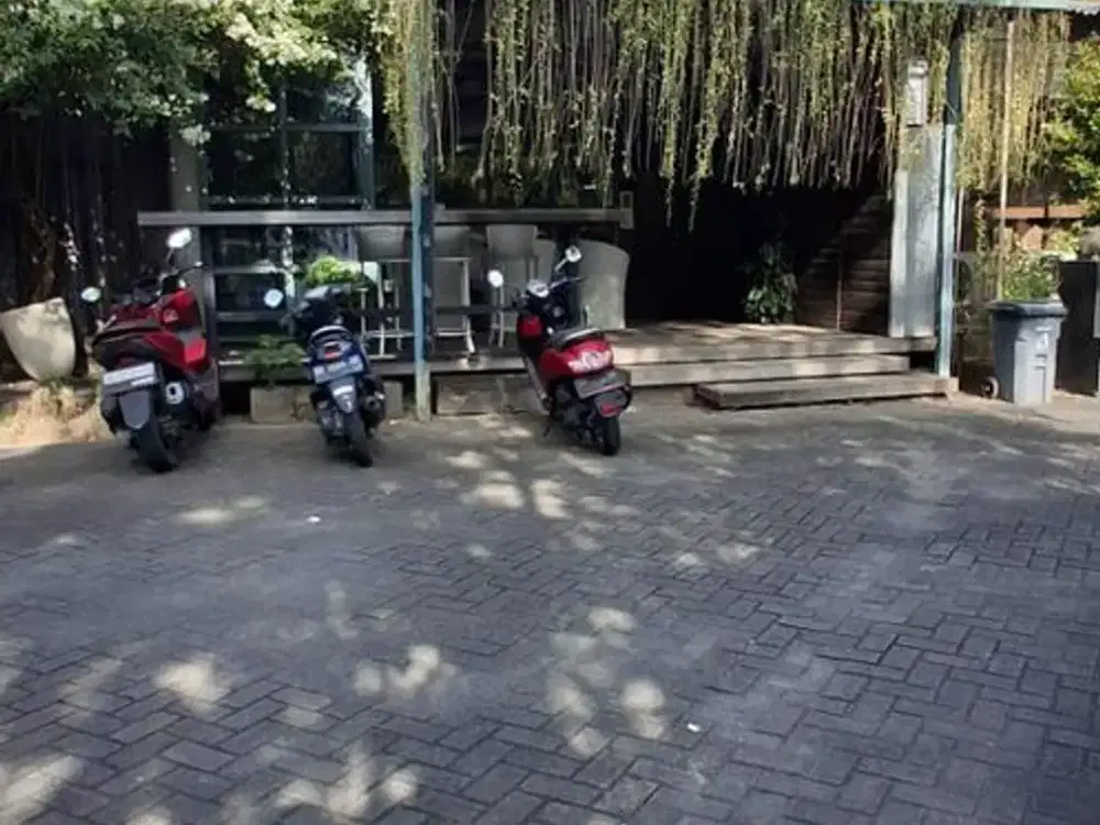 Ruko Exotic Semi Furnished Disewakan, di Area Bypass Tuban