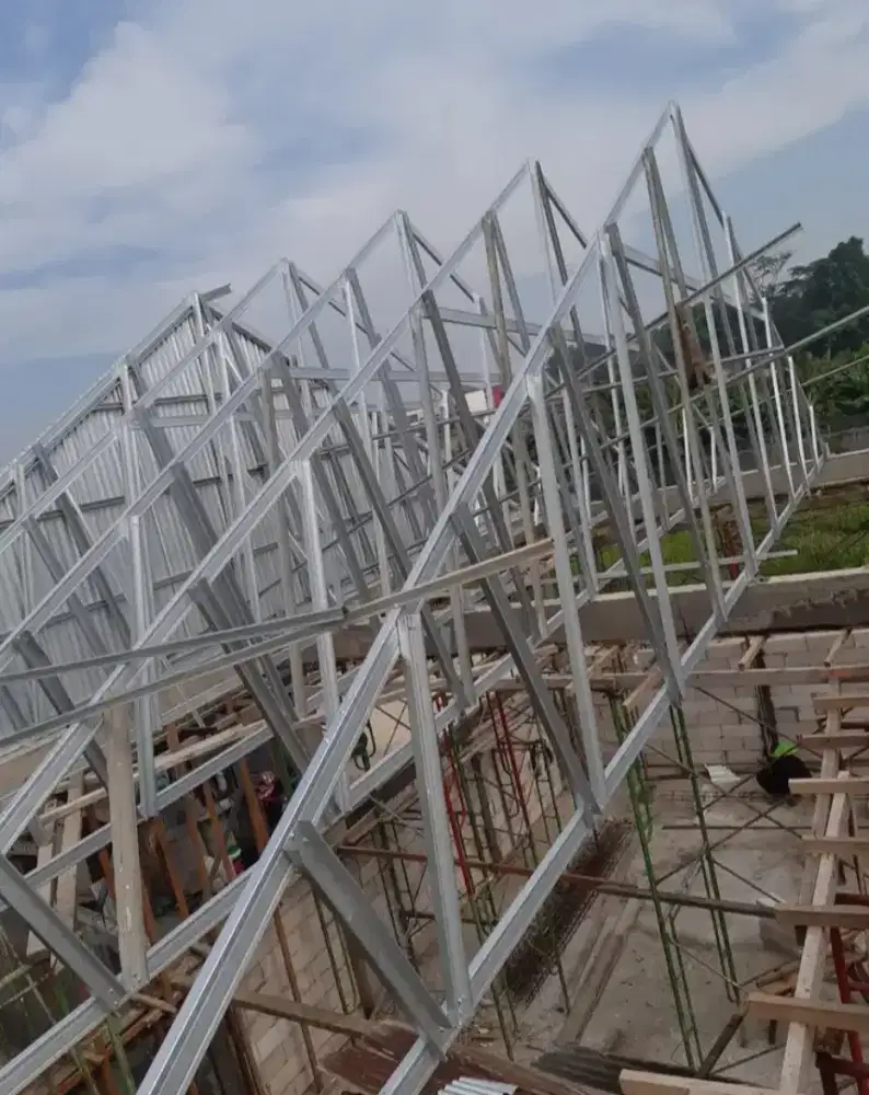 Baja ringan atap rumah bahan + tukang bisa juga renovasi atap lama