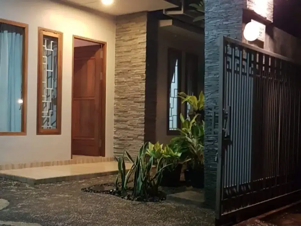 Rumah Impian Modern Minimalis di Tengah Kota