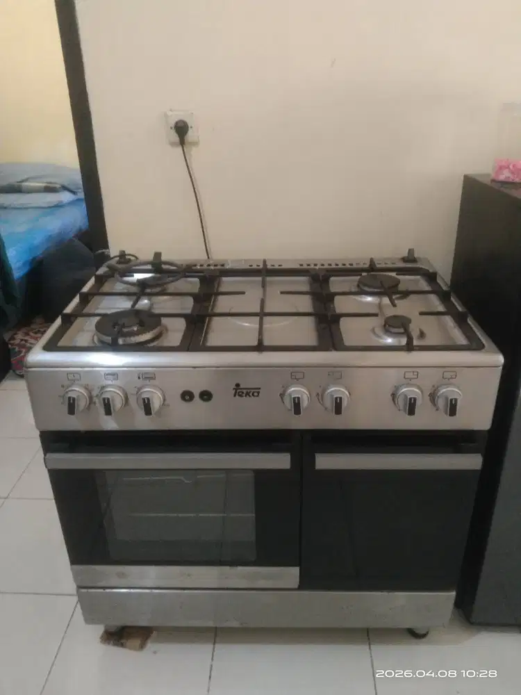 KOMPOR 4 TUNGKU FREESTANDING