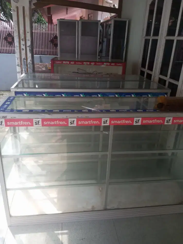 Etalase Kaca 1,5 Meter