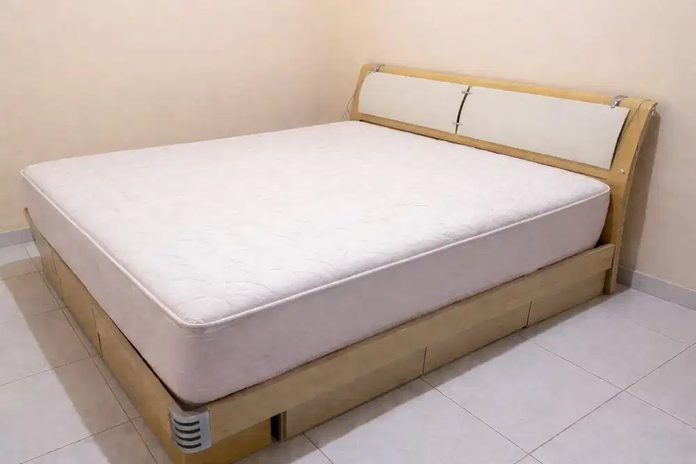 Jual Ranjang Kingkoil dapat Bedframe Gratis