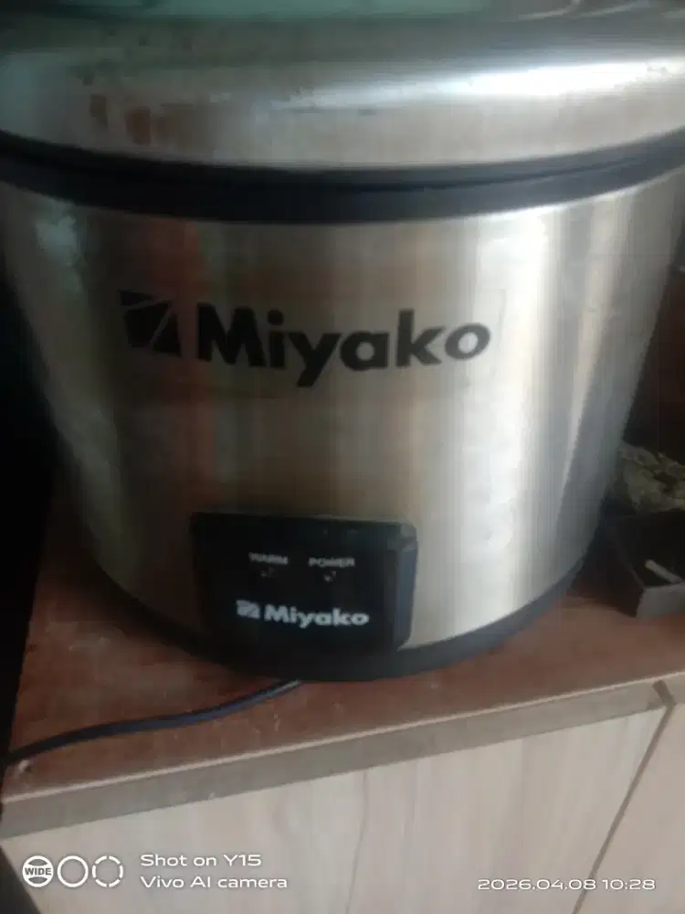 Jual cepat reskuker mrek Miyako ukuran 5liter.