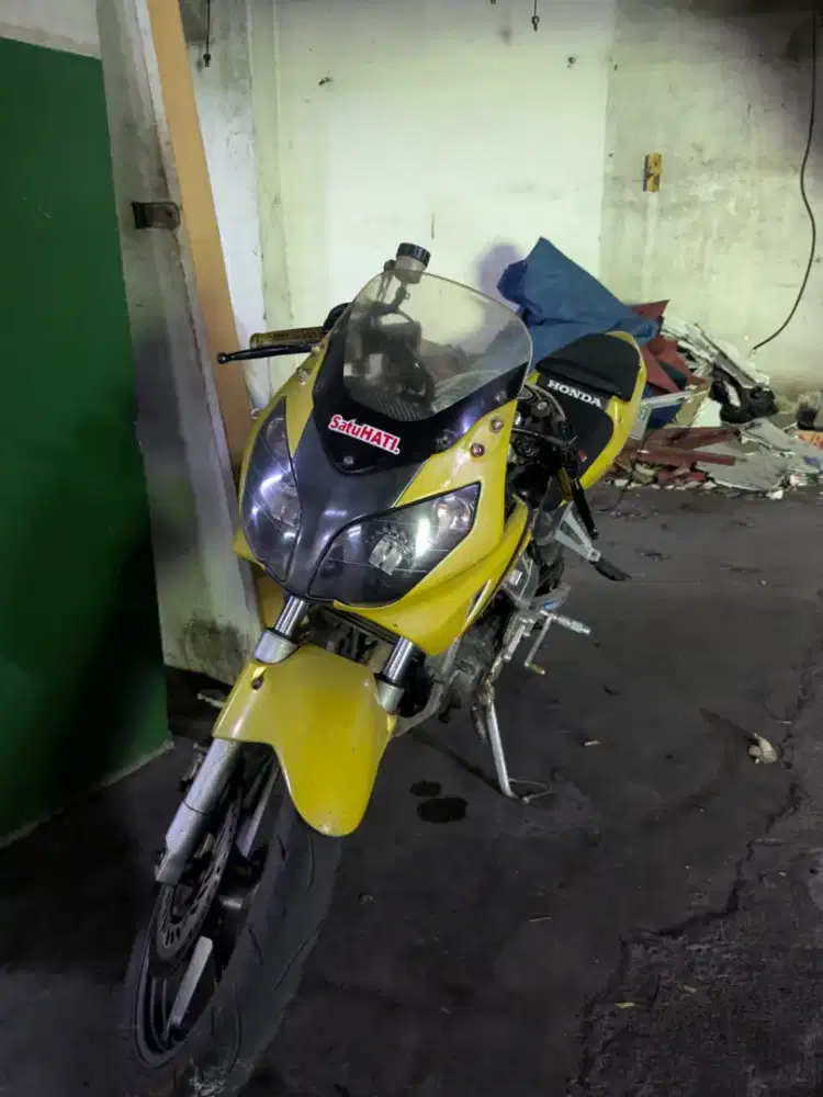 Di jual CBR 150 2006