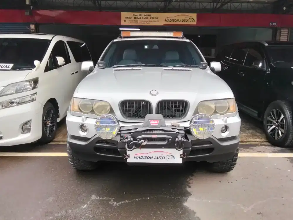 Dijual BMW X5 4.4 AT 2001