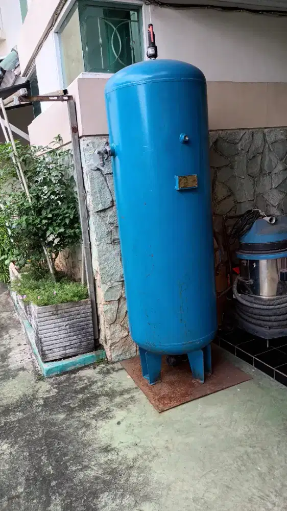 Tangki penyimpanan udara dari kompresor