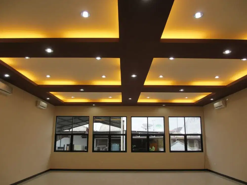 SEWA Kantor 4 lantai Desain Mewah, siap pakai RMI Blok F Surabaya