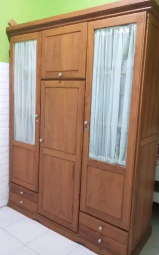 Lemari Jati Oven Mewah