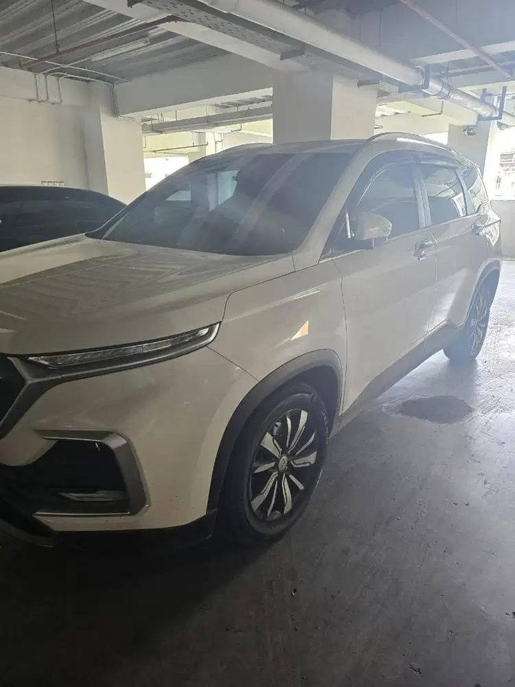Wuling almaz turbo 5 seat