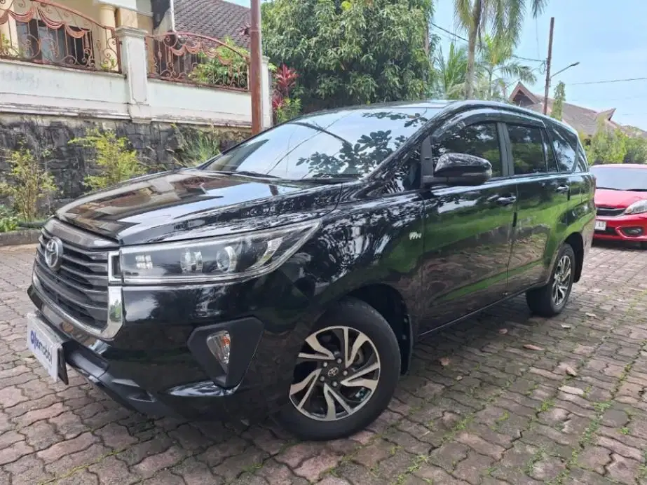 Low KM Toyota Kijang Innova 2.0 V Luxury Bensin-MT 2021 HAG
