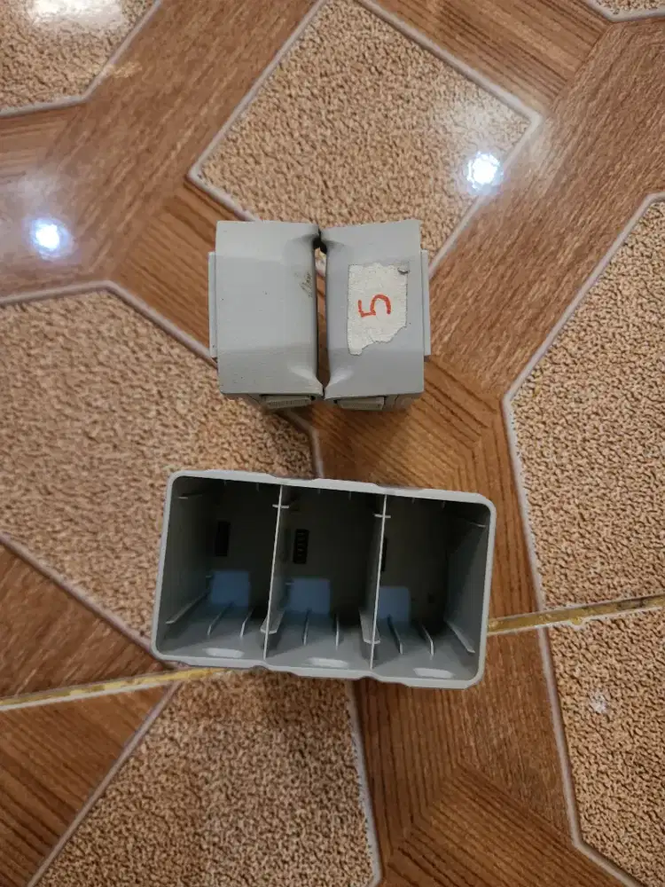 Jual cepat dan butuh batrai drone mini 3 plus atau charger dji