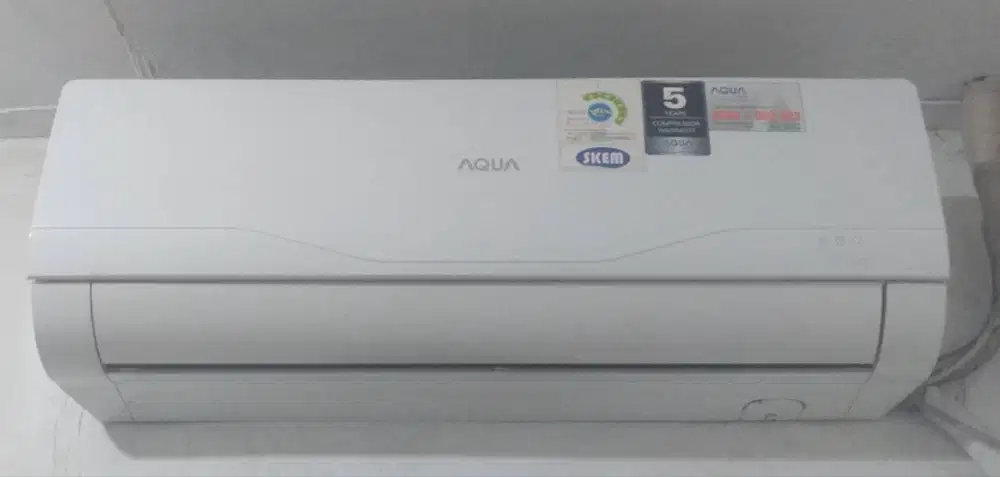 Dijual AC 1/2 pk merek Aqua