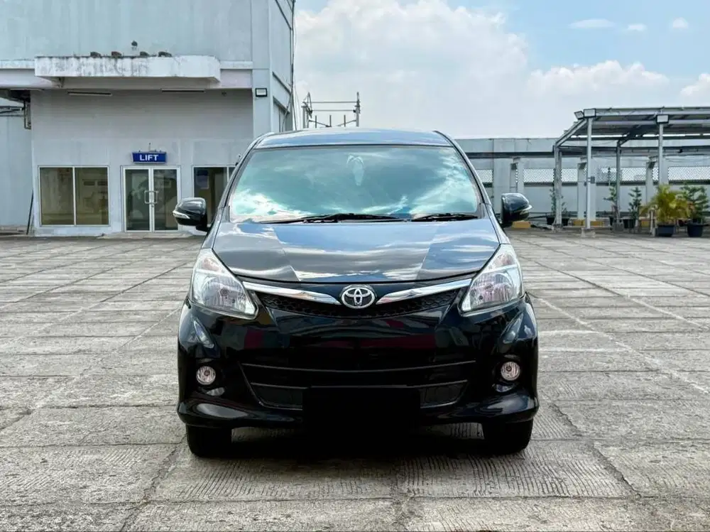 Toyota Avanza Veloz 1.5 Matic 2013