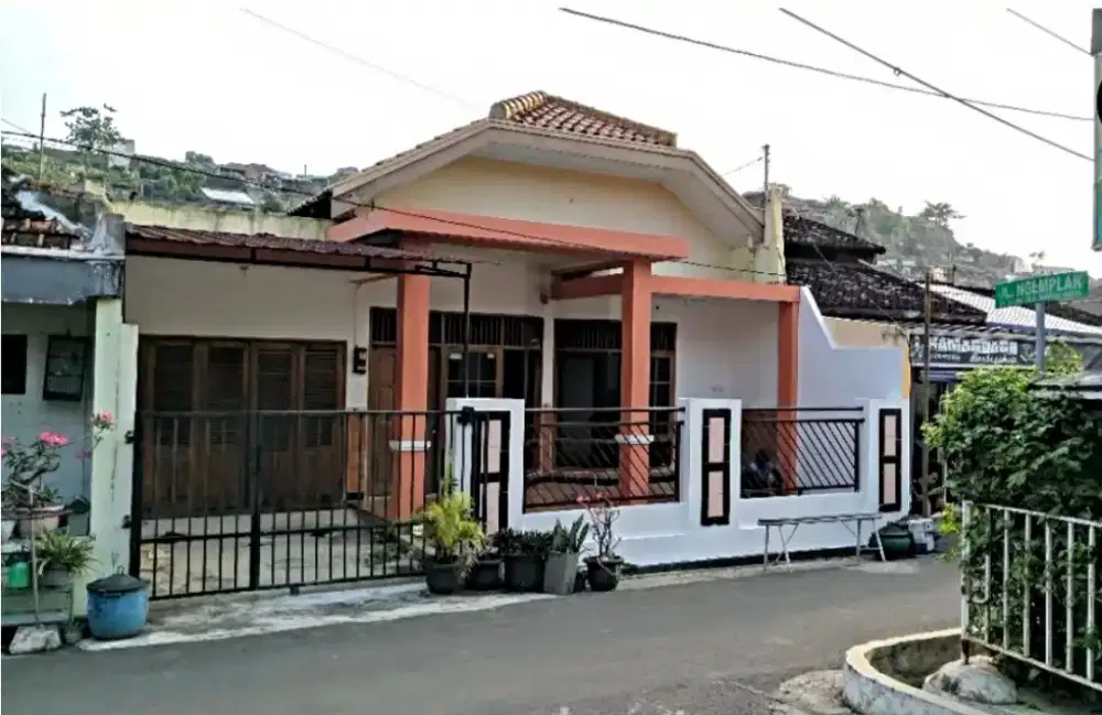 Disewakan Rumah Nyaman Strategis