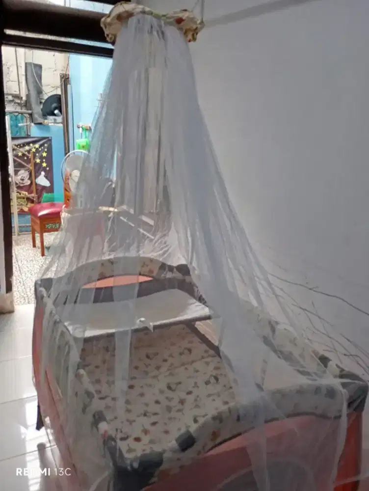 KASUR BAYI ADA KELAMBUNYA