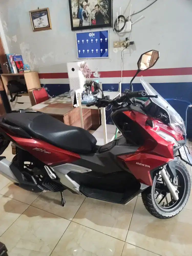 Adv 160 merah cbs 2023 gbm