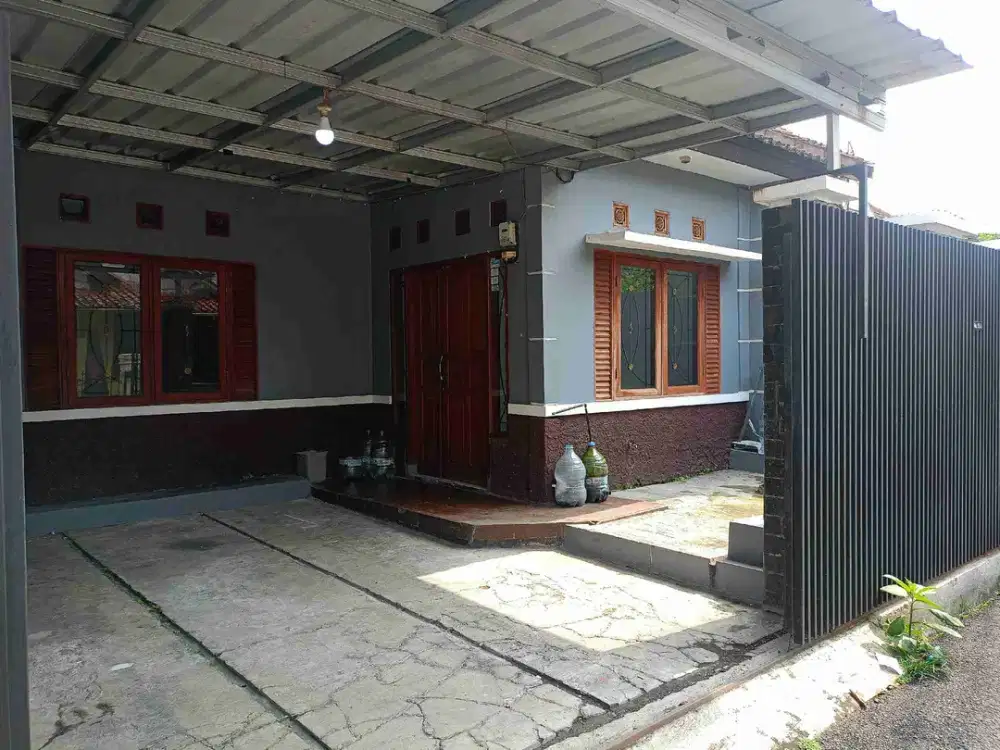 Disewakan Rumah Tengah kota di Nilem Bkr Buah Batu dekat Turangga