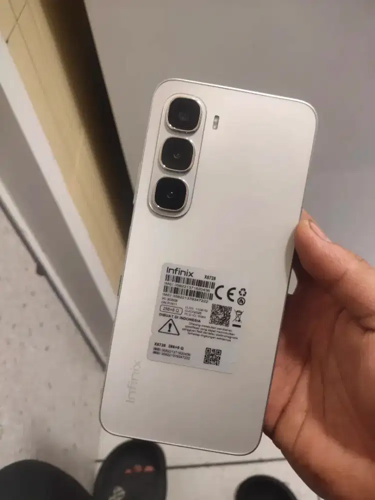 Infinix hot 60i ram8/256 baru