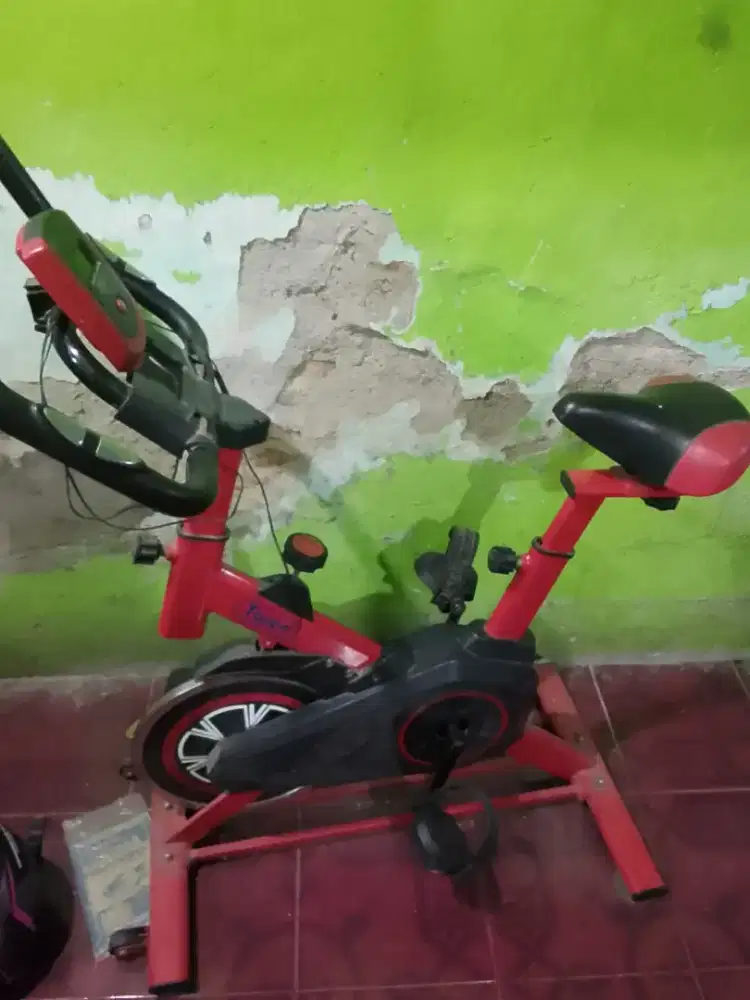 sepeda statis cocok untuk olahraga dalam rumah