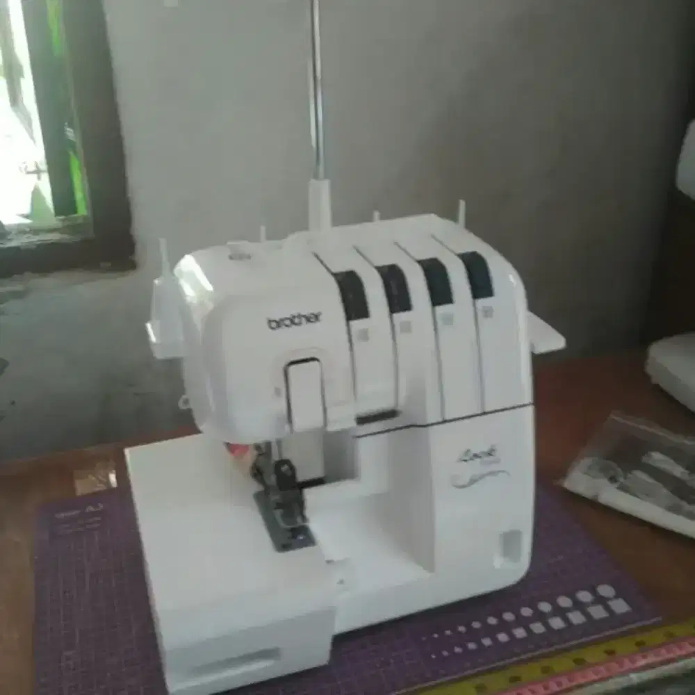 Mesin Obras BROTHER 2104D Lock Portable Multifungsi