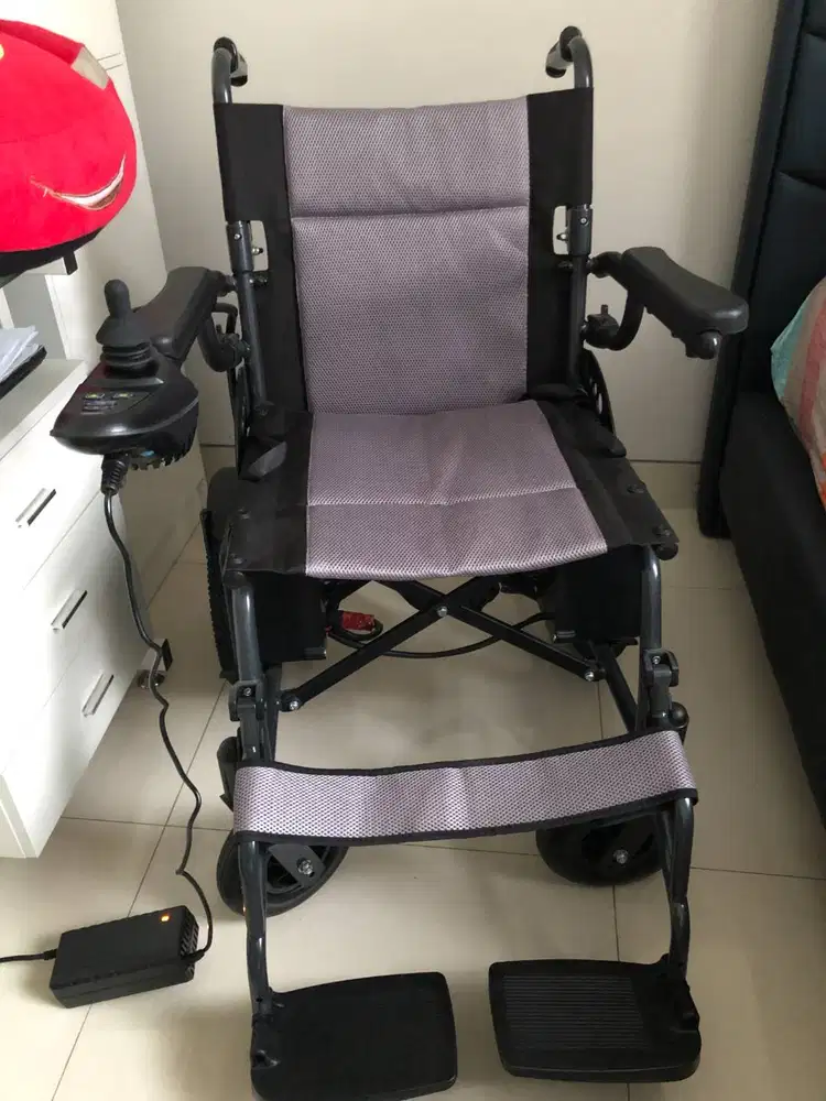 Kursi Roda Elektrik Lipat Onemed